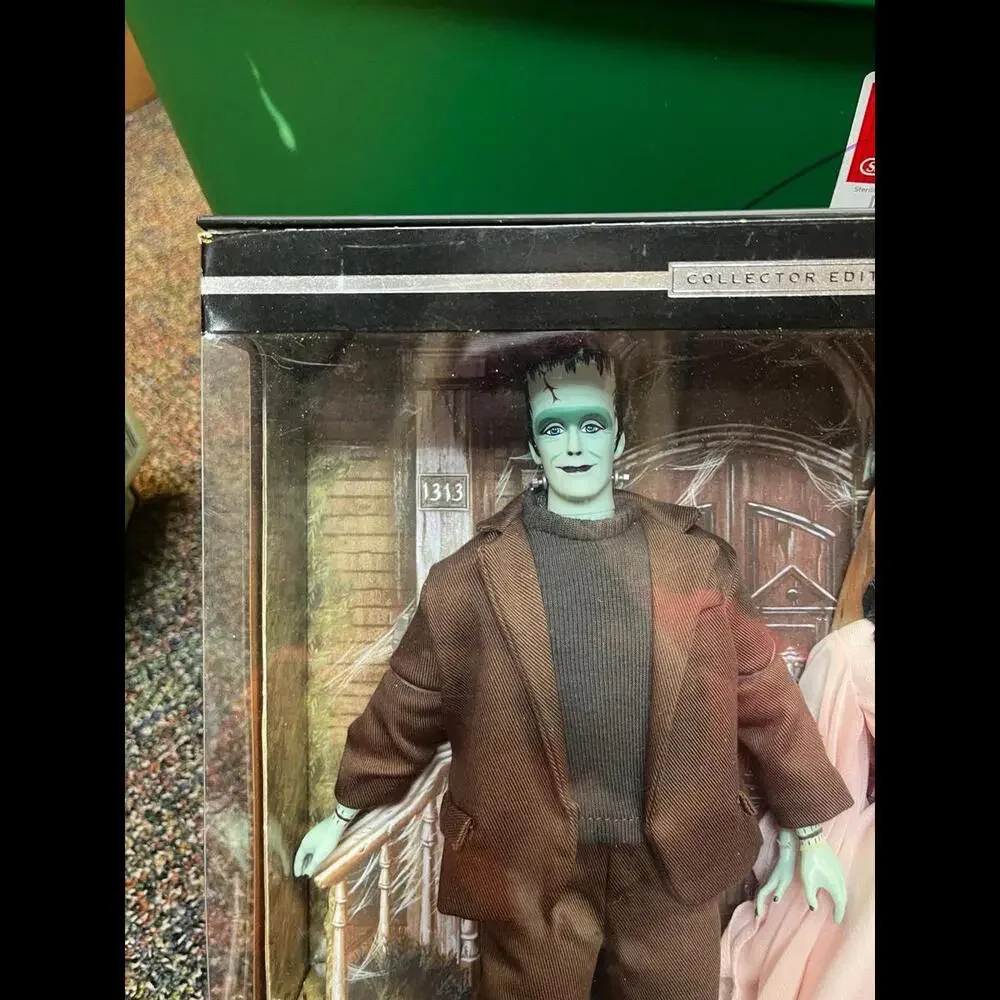 BARBIE & KEN The Munsters Collector Gift‎ Set Dolls Mattel 50544 MIB Condition